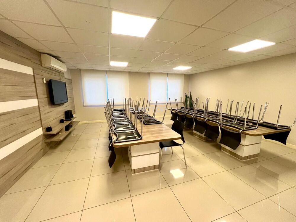 Apartamento à venda com 2 quartos, 77m² - Foto 29