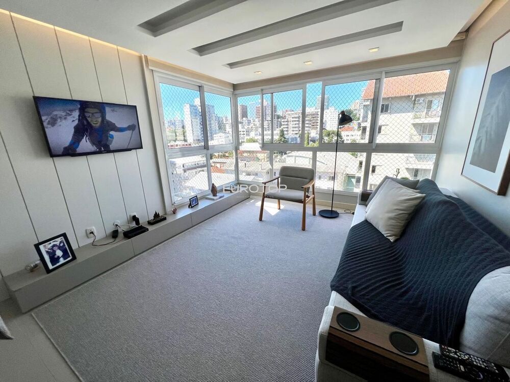 Apartamento à venda com 2 quartos, 77m² - Foto 1
