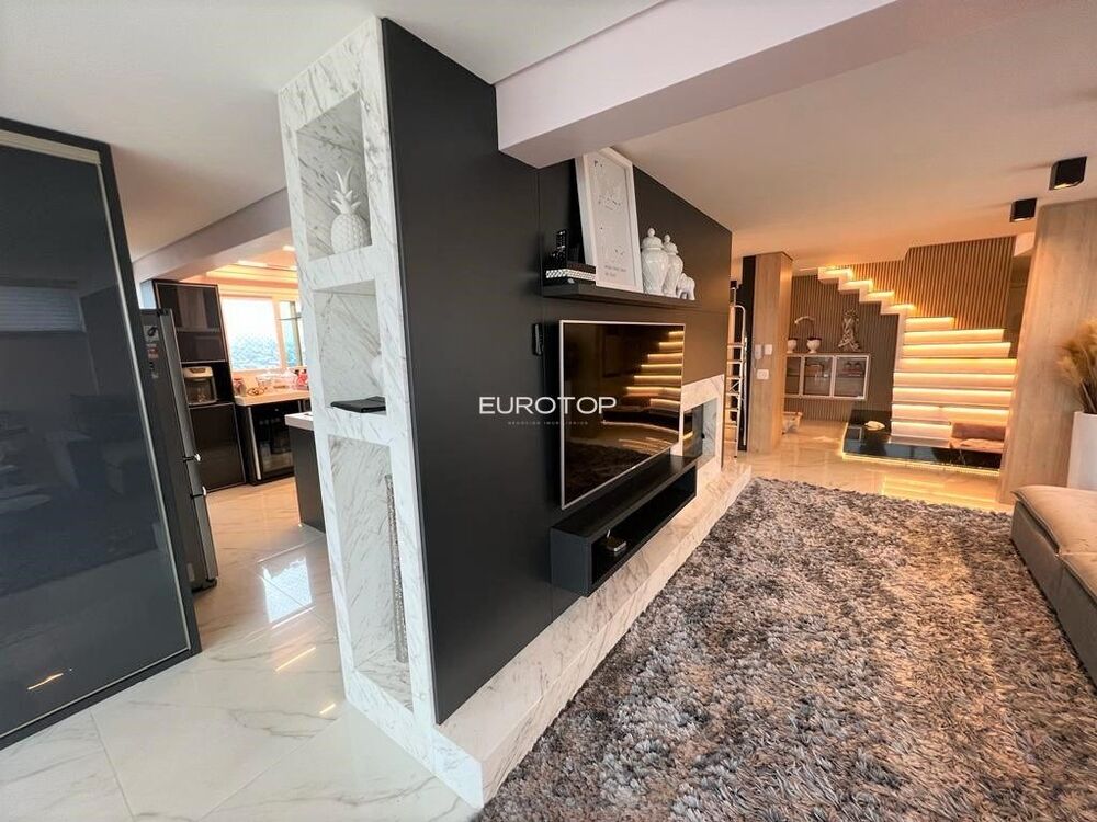 Cobertura à venda com 3 quartos, 300m² - Foto 8