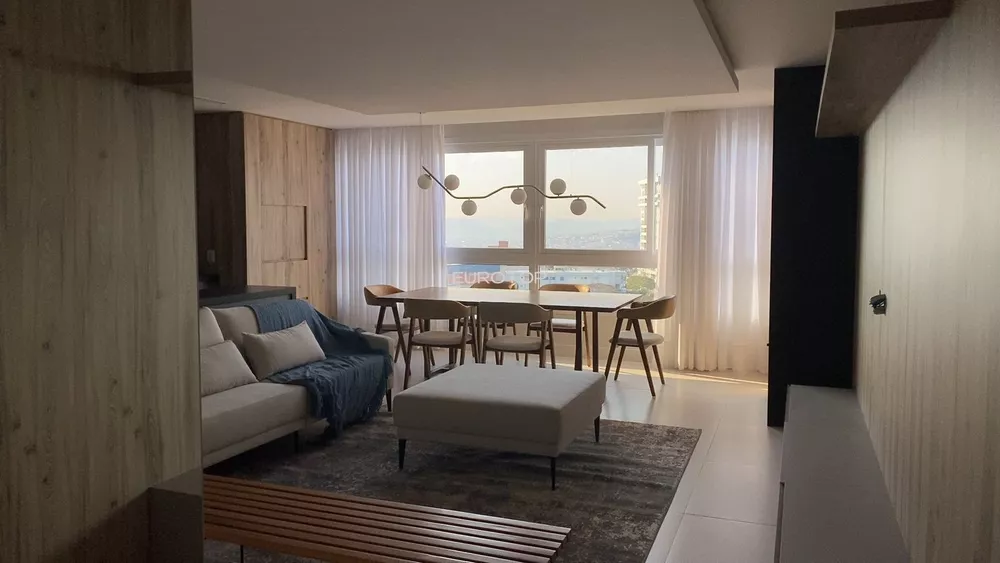 Apartamento à venda com 3 quartos, 123m² - Foto 2