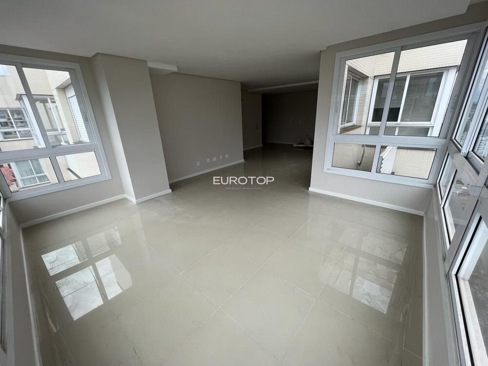 Apartamento à venda com 2 quartos, 87m² - Foto 10