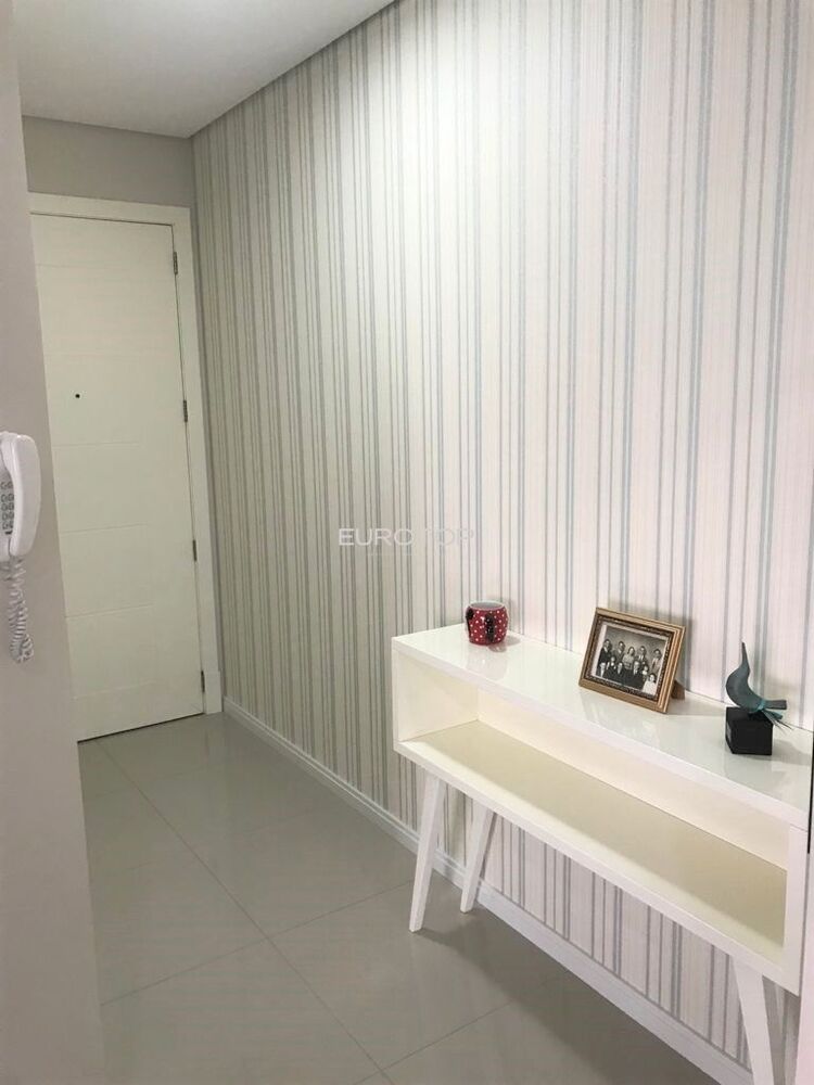 Apartamento à venda com 2 quartos, 80m² - Foto 3