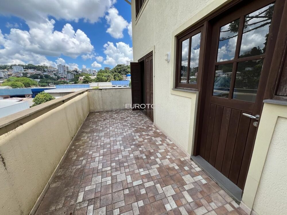 Sobrado à venda com 2 quartos, 96m² - Foto 1