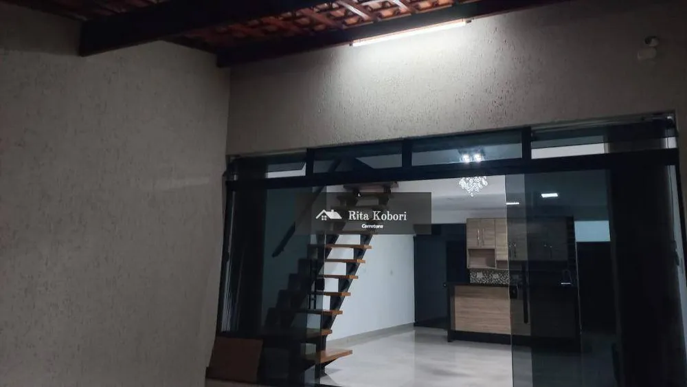 Sobrado, 3 quartos, 220 m² - Foto 2