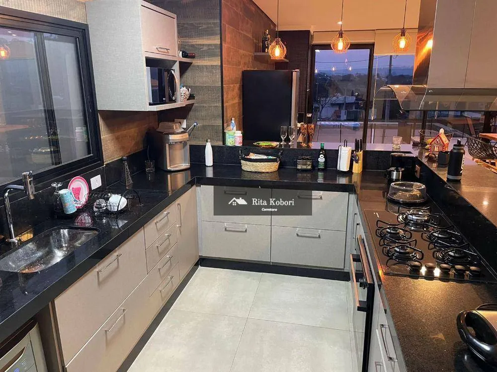 Sobrado, 6 quartos, 320 m² - Foto 2
