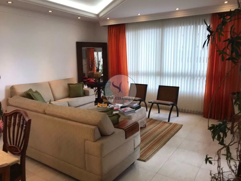 Apartamento, 3 quartos, 209 m² - Foto 1