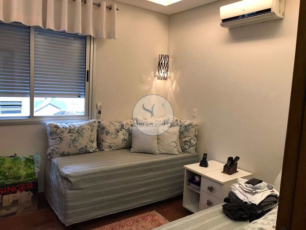 Apartamento à venda com 3 quartos, 209m² - Foto 4
