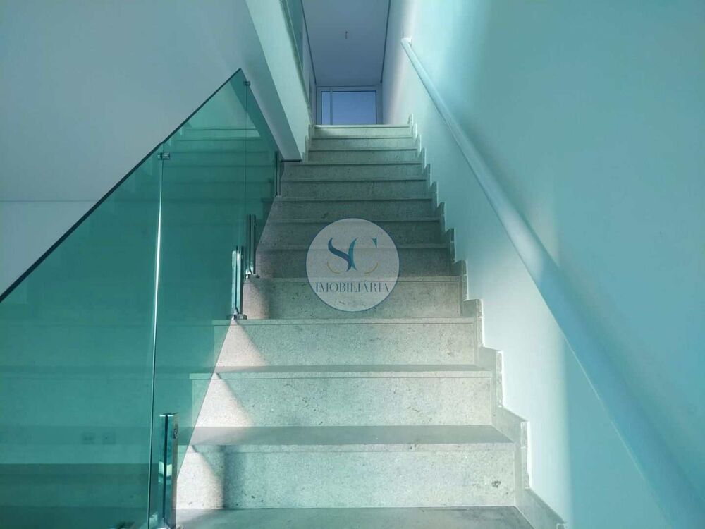 Casa à venda com 4 quartos, 247m² - Foto 4
