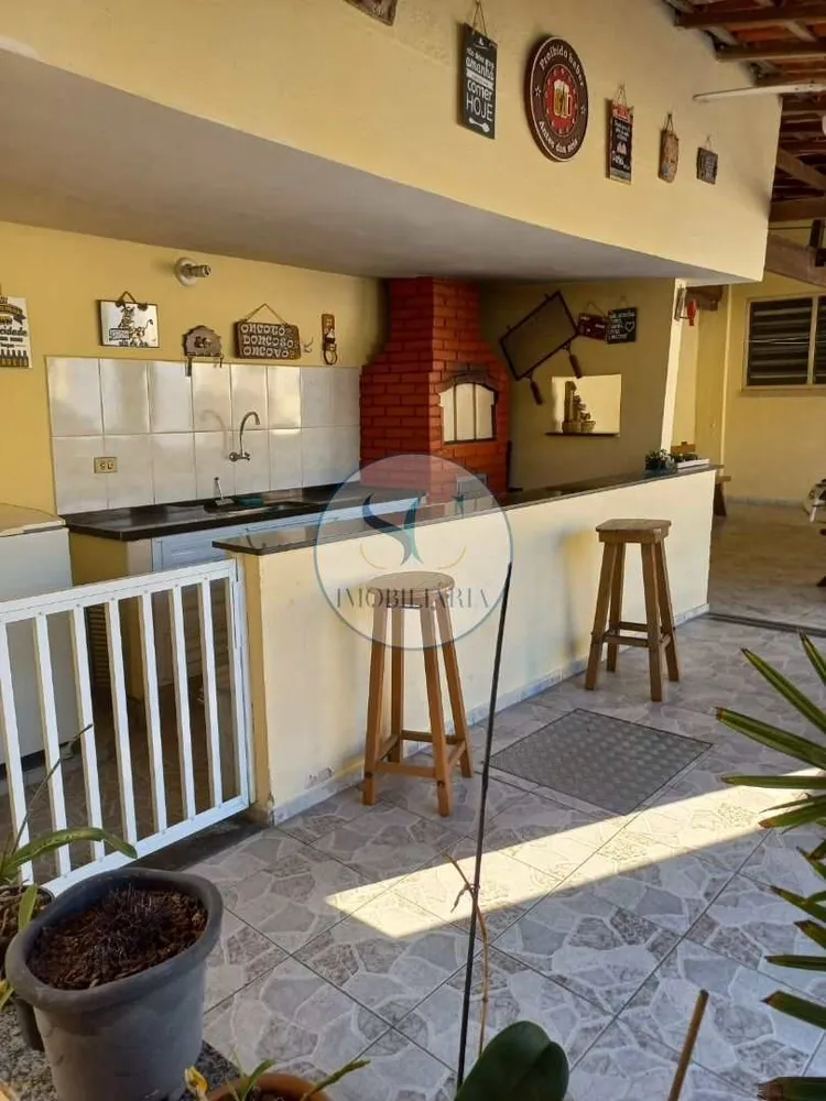 Casa, 3 quartos, 240 m² - Foto 1