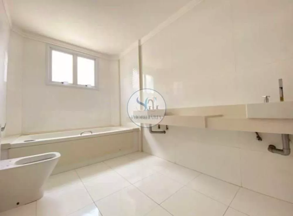 Apartamento à venda e aluguel com 3 quartos, 220m² - Foto 11