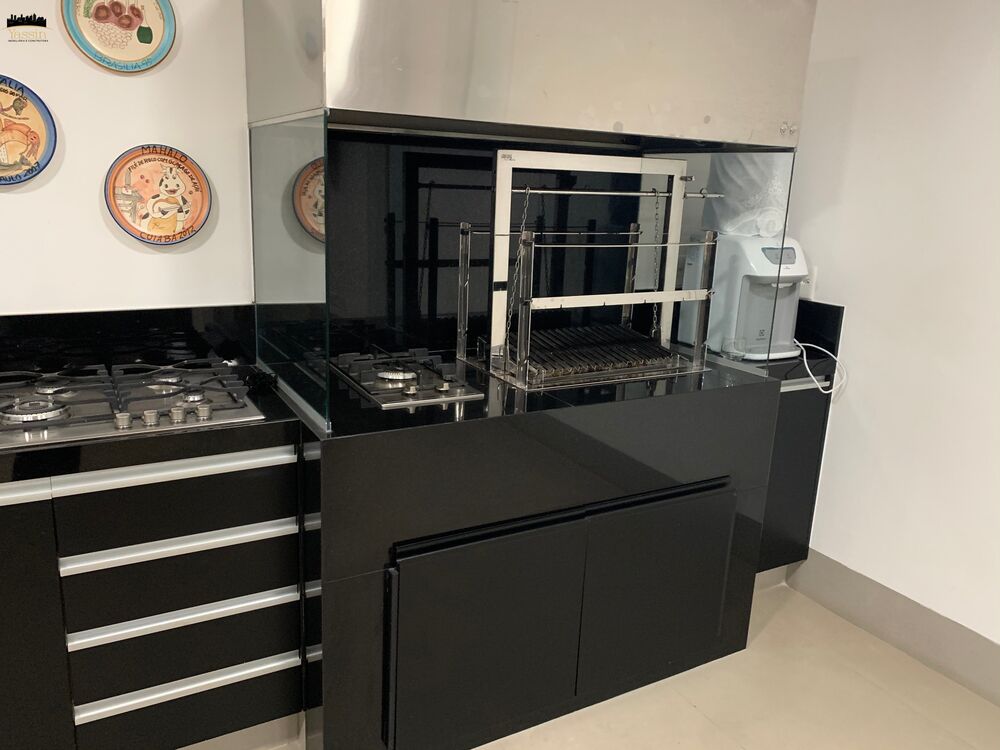Casa à venda com 4 quartos, 614m² - Foto 2
