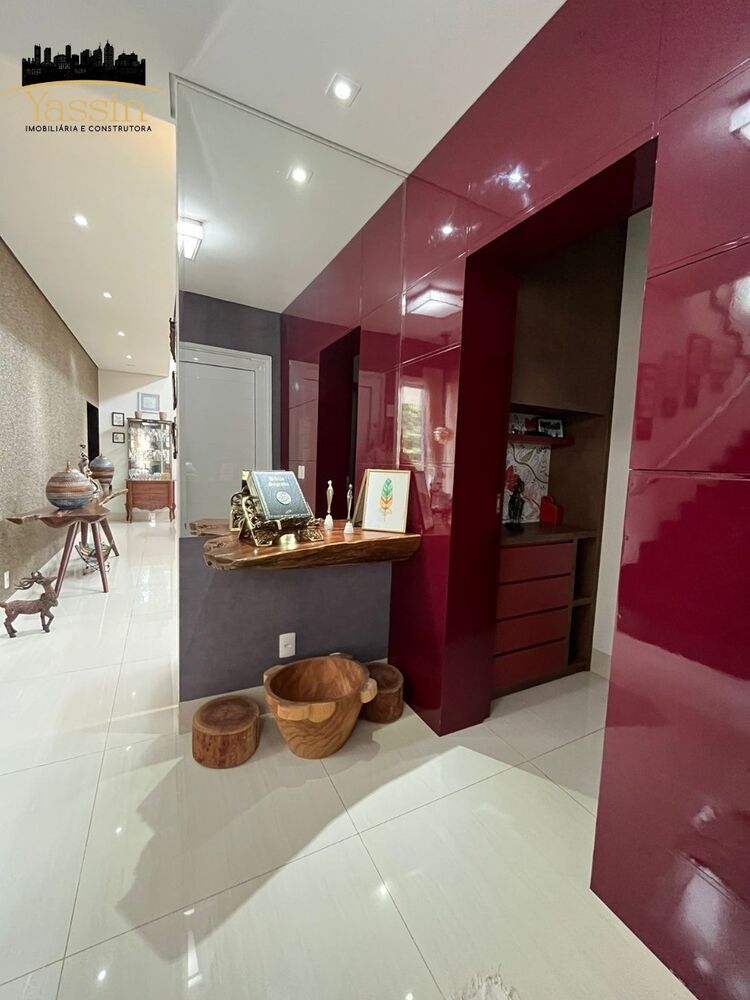 Casa à venda com 3 quartos, 300m² - Foto 1