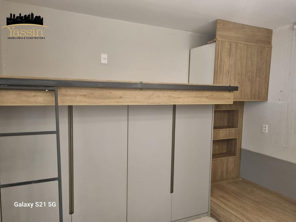 Apartamento à venda com 3 quartos, 157m² - Foto 2