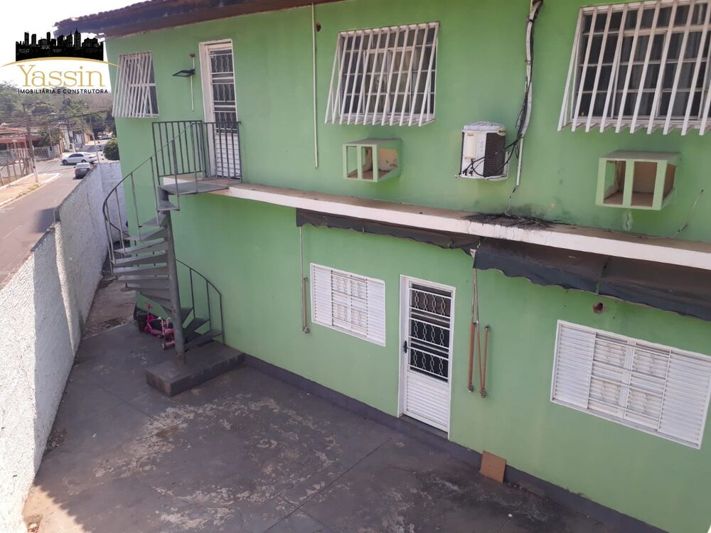 Casa, 4 quartos, 245 m² - Foto 1