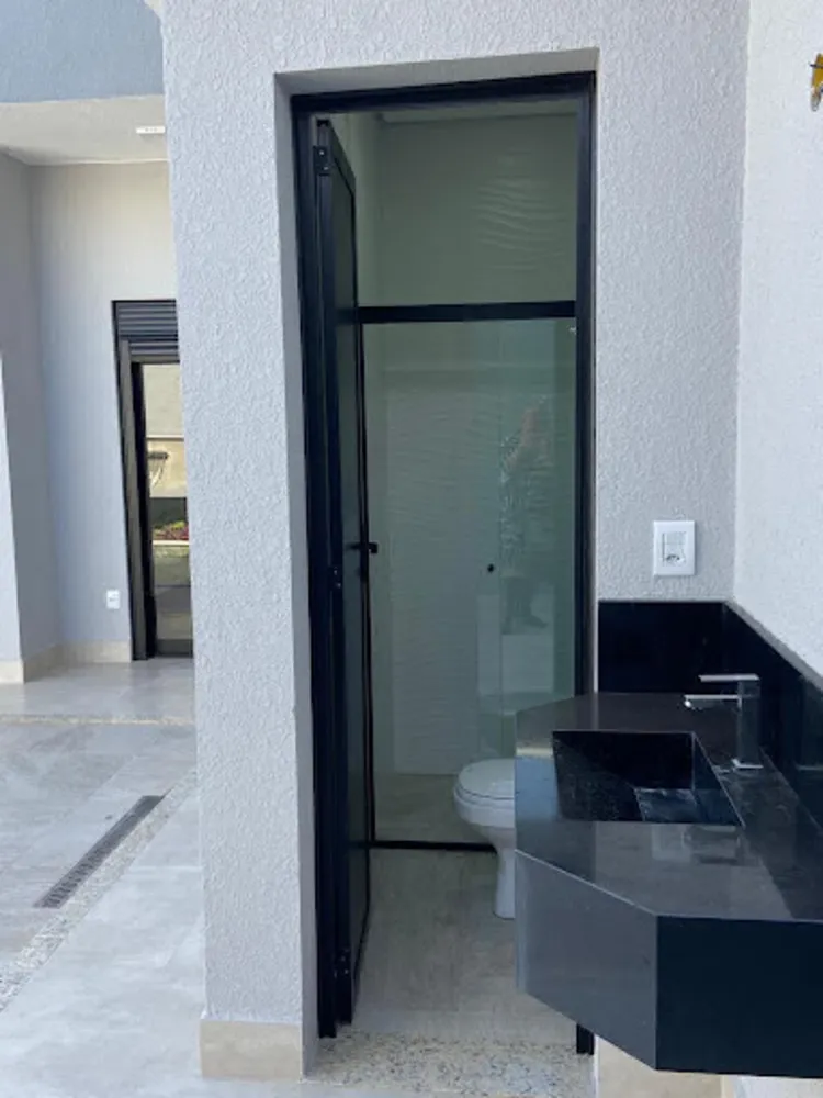 Casa, 3 quartos, 235 m² - Foto 1