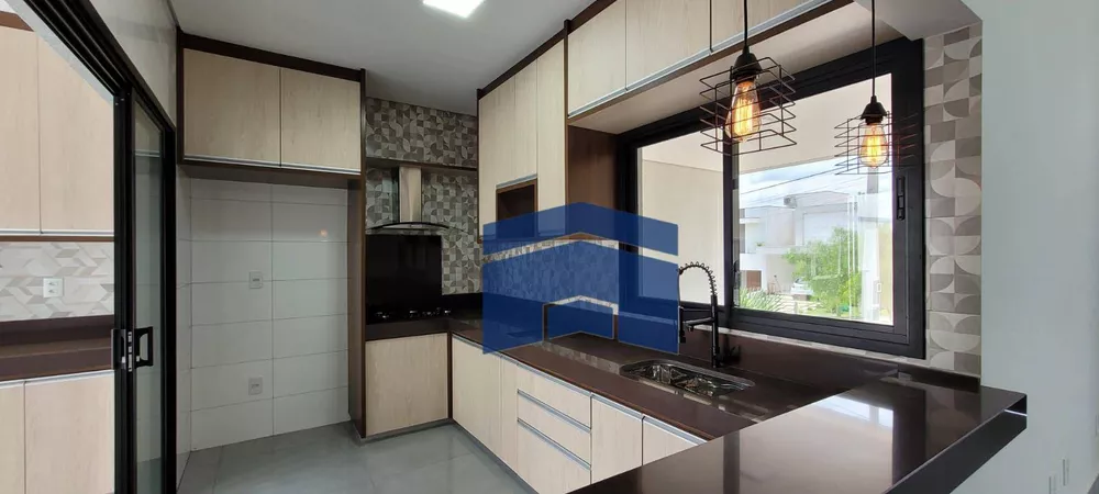 Casa de Condomínio à venda com 3 quartos, 136m² - Foto 1