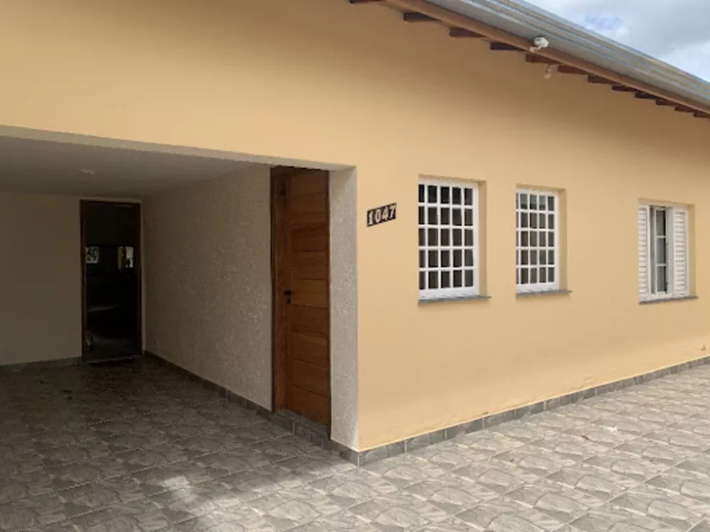 Casa à venda com 3 quartos, 190m² - Foto 1