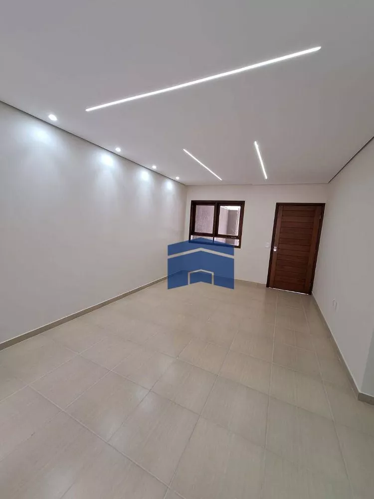 Casa à venda com 3 quartos, 130m² - Foto 2