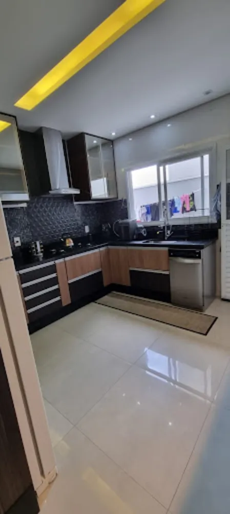 Sobrado, 4 quartos, 198 m² - Foto 2