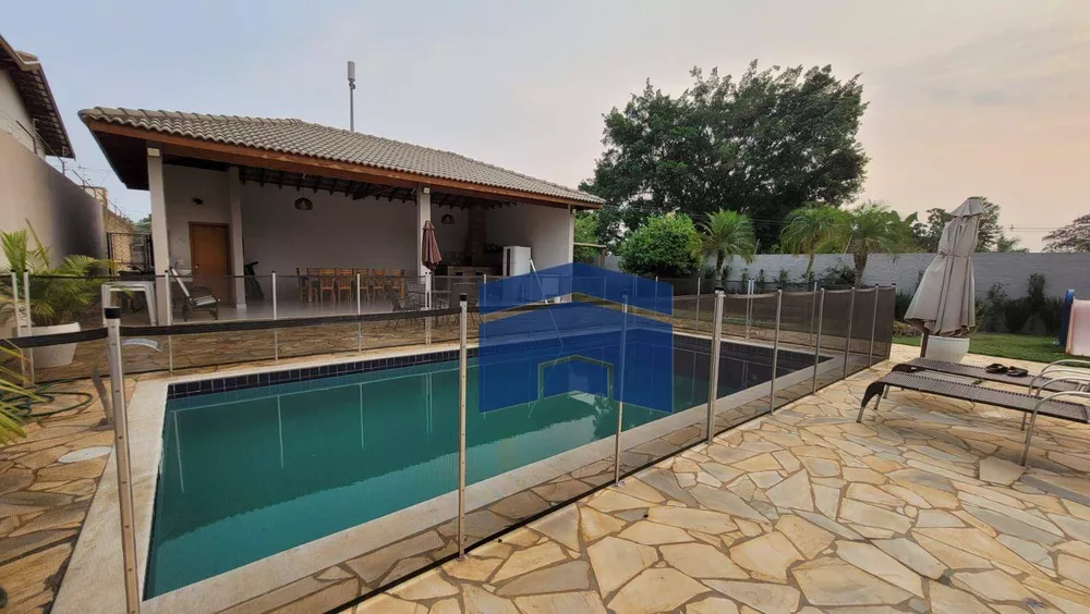 Chácara à venda com 3 quartos, 300m² - Foto 1