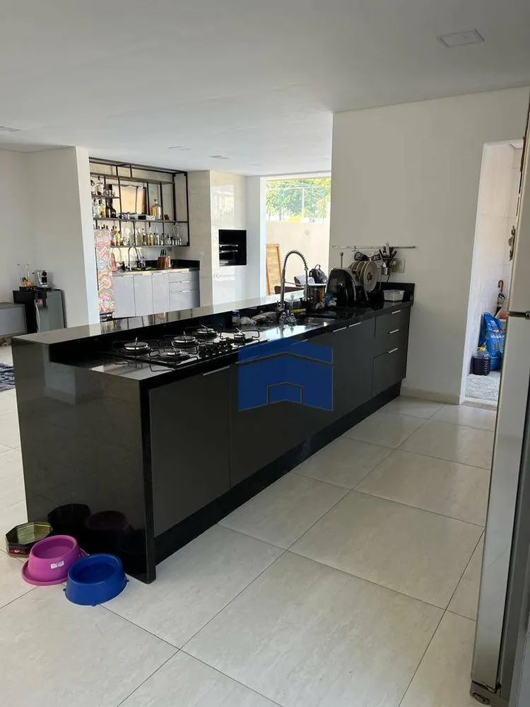 Sobrado, 4 quartos, 304 m² - Foto 1