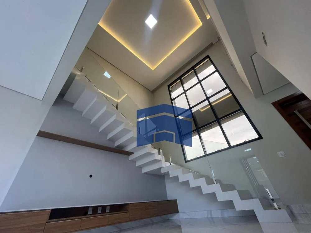 Sobrado, 3 quartos, 330 m² - Foto 1