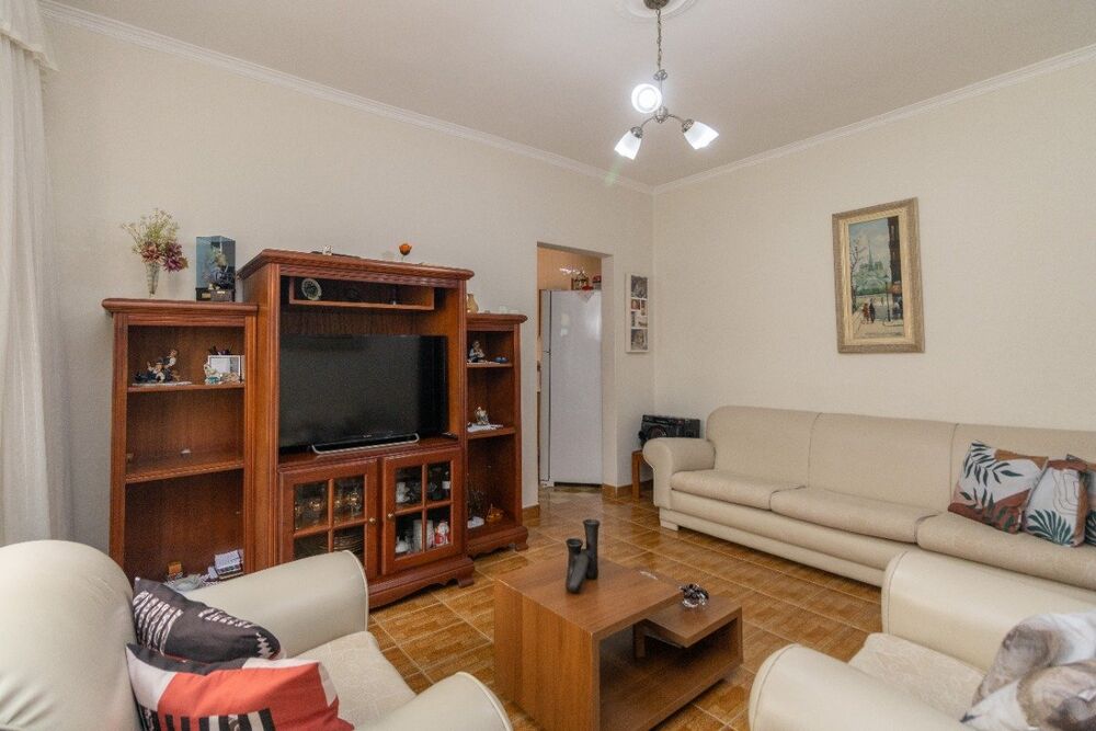Casa à venda com 2 quartos, 177m² - Foto 1