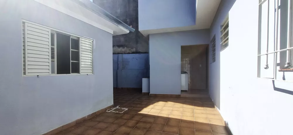 Casa à venda com 5 quartos, 191m² - Foto 4