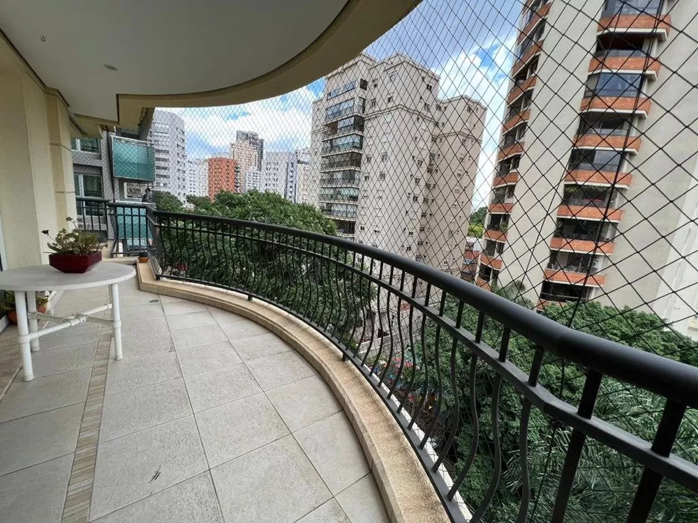 Apartamento à venda com 3 quartos, 170m² - Foto 1