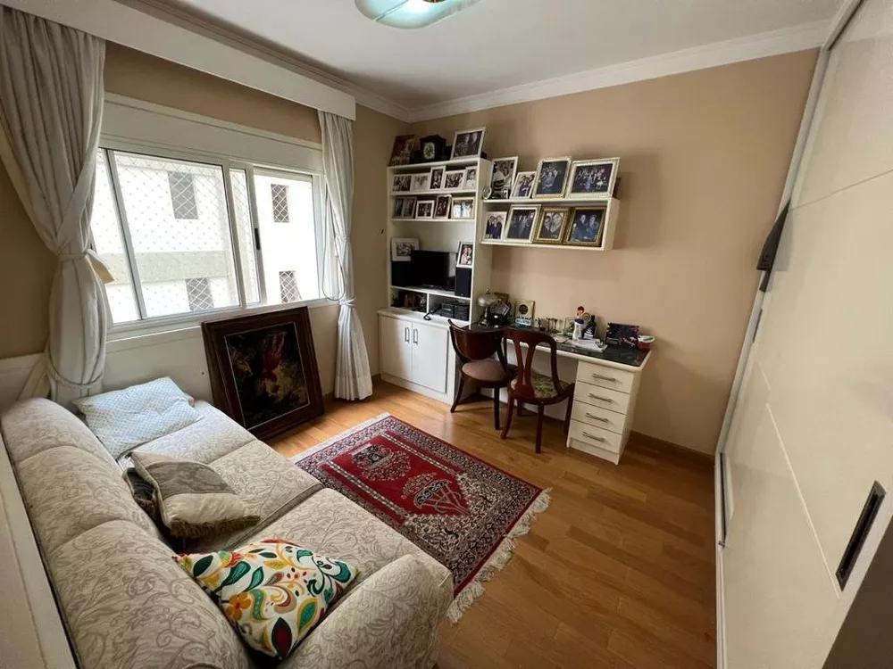 Apartamento à venda com 3 quartos, 170m² - Foto 4