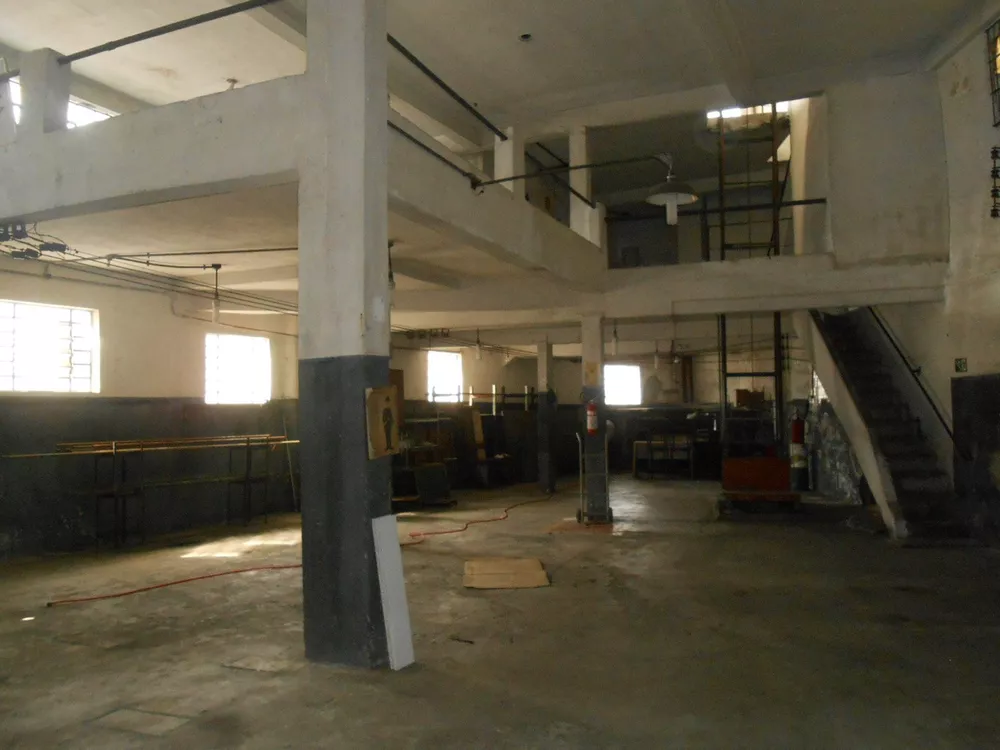 Prédio Inteiro para alugar, 689m² - Foto 1