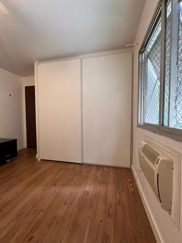 Apartamento à venda com 3 quartos, 144m² - Foto 3