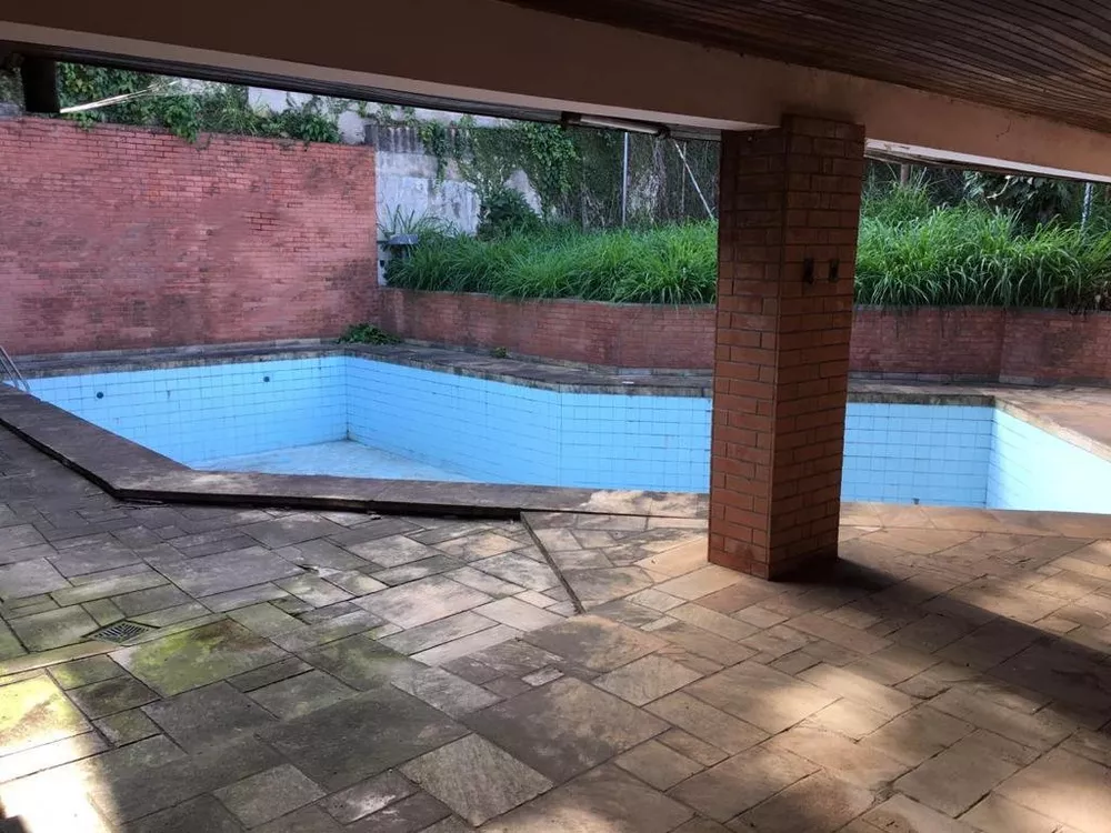 Sobrado à venda com 5 quartos, 568m² - Foto 2