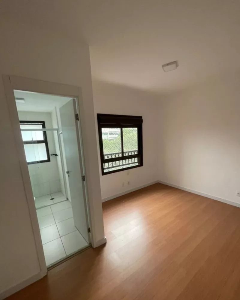 Apartamento à venda com 3 quartos, 121m² - Foto 1