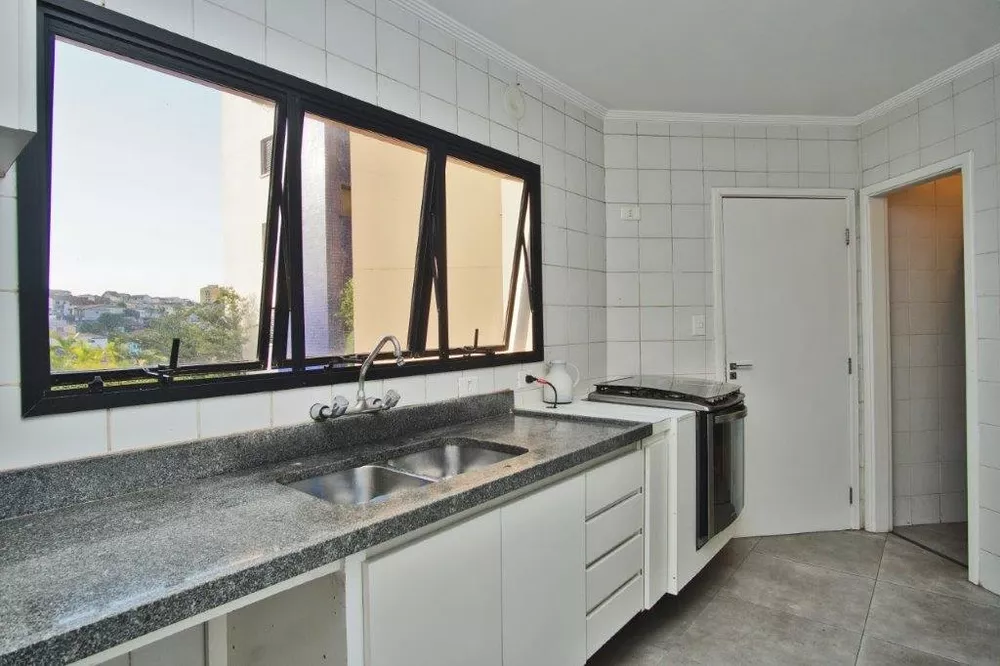 Apartamento à venda com 3 quartos, 138m² - Foto 8