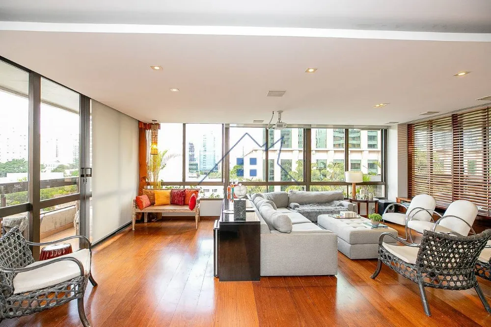 Apartamento, 3 quartos, 225 m² - Foto 1