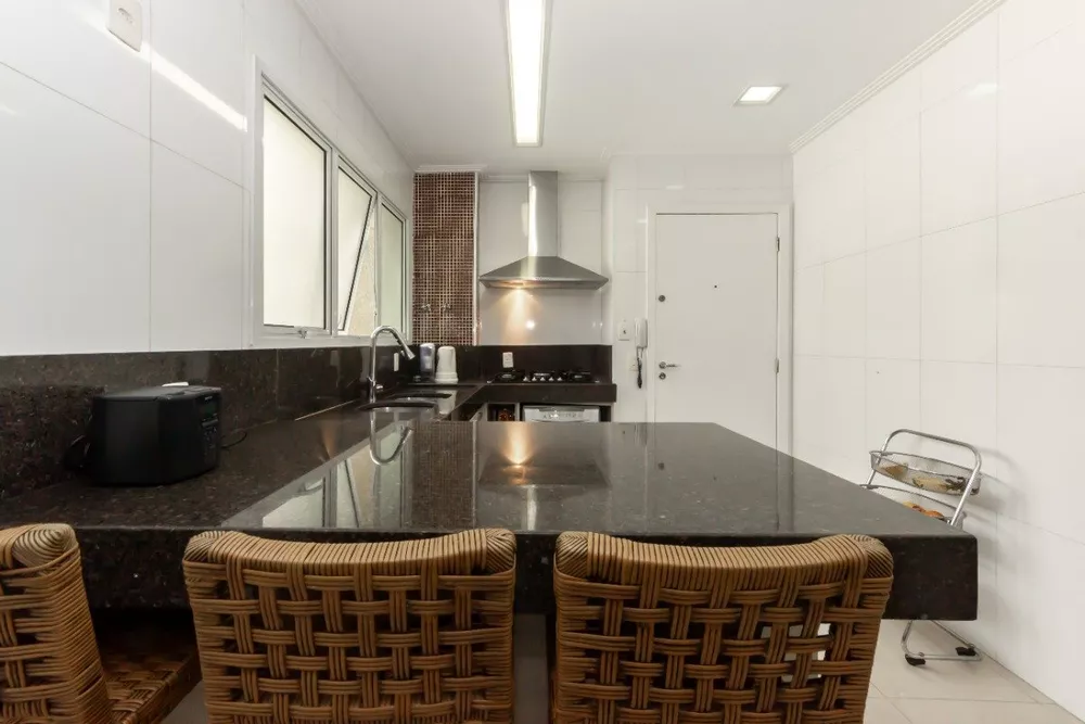 Apartamento à venda com 4 quartos, 169m² - Foto 8