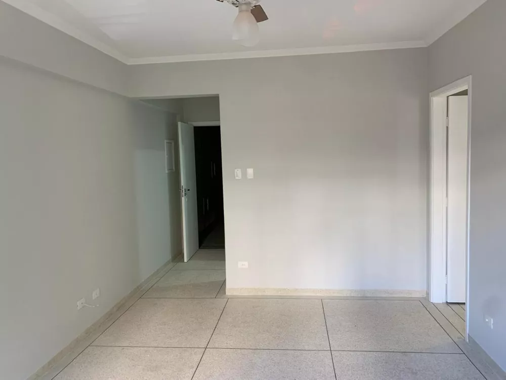 Apartamento à venda com 2 quartos, 70m² - Foto 3