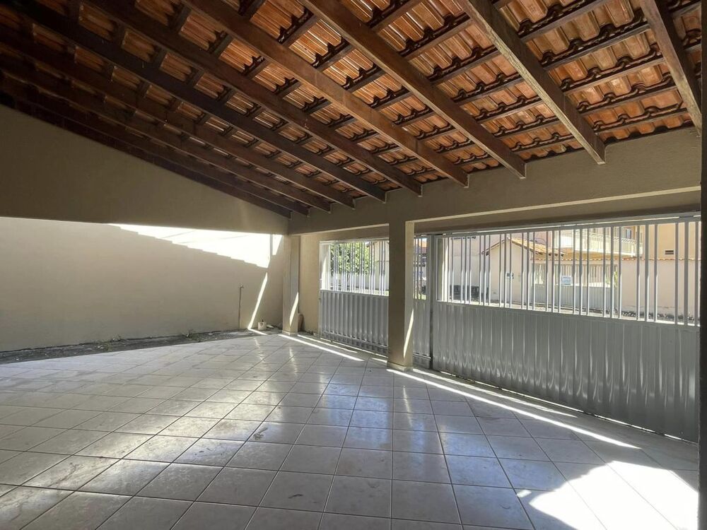 Casa à venda com 3 quartos, 360m² - Foto 2