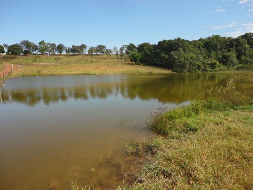 Fazenda à venda com 3 quartos, 15m² - Foto 1