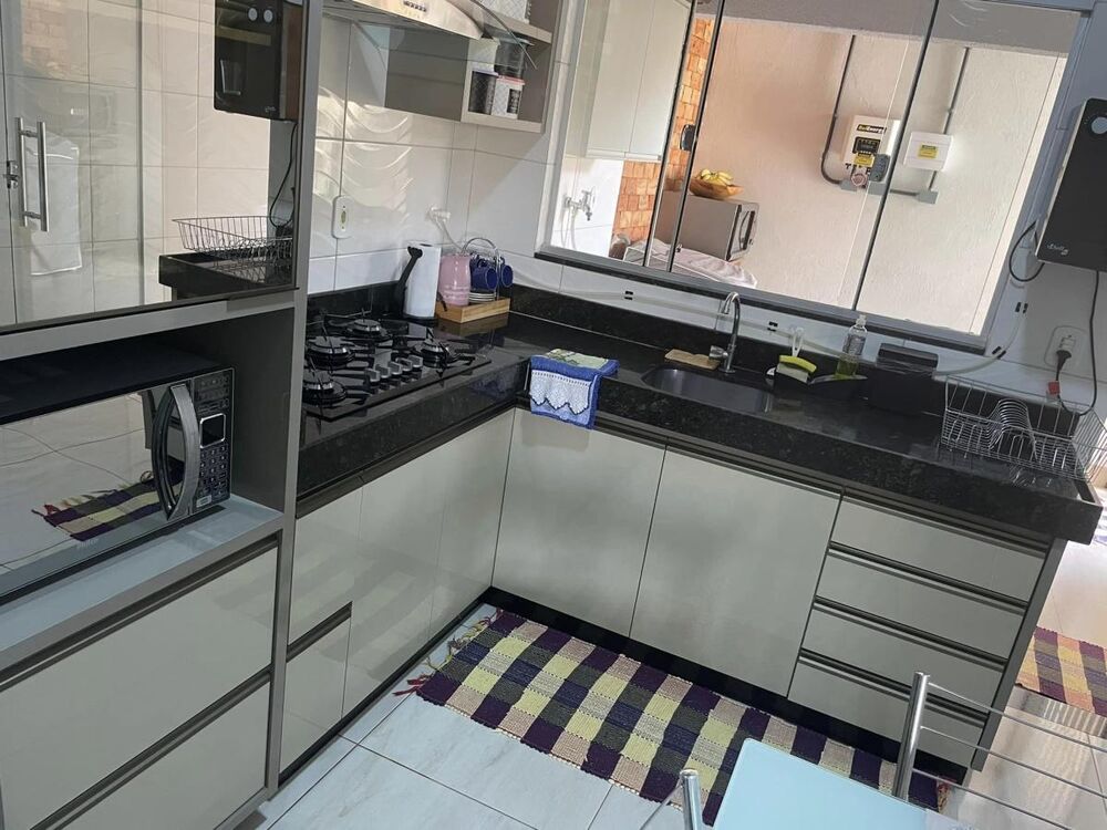 Casa à venda com 3 quartos, 300m² - Foto 2