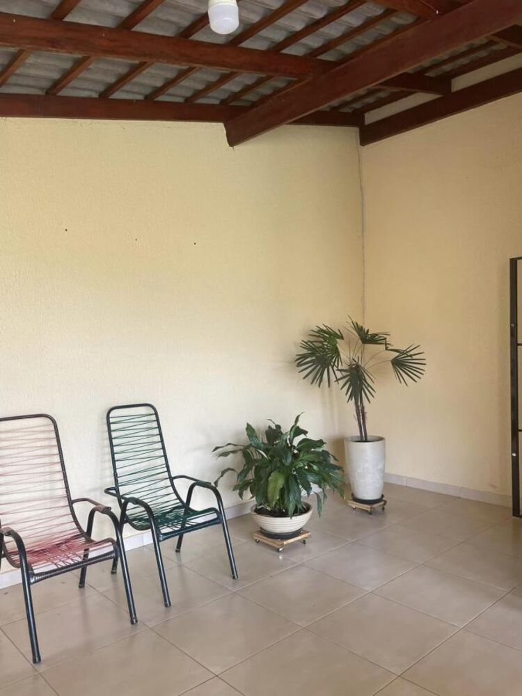 Casa à venda com 3 quartos, 300m² - Foto 1
