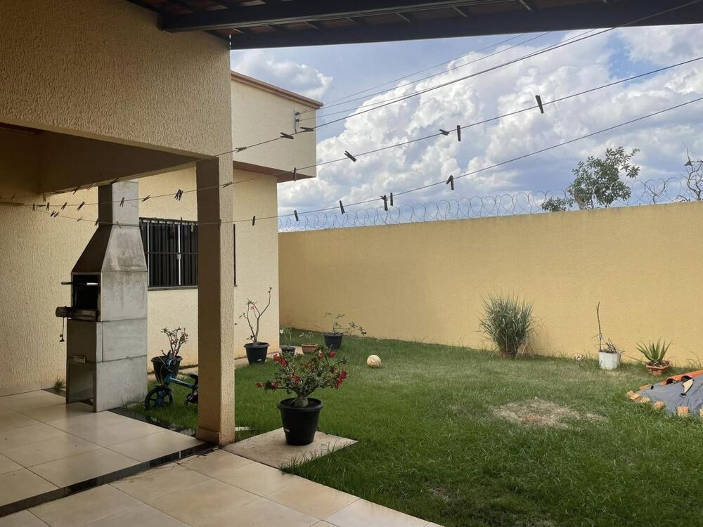 Casa à venda com 3 quartos, 300m² - Foto 3