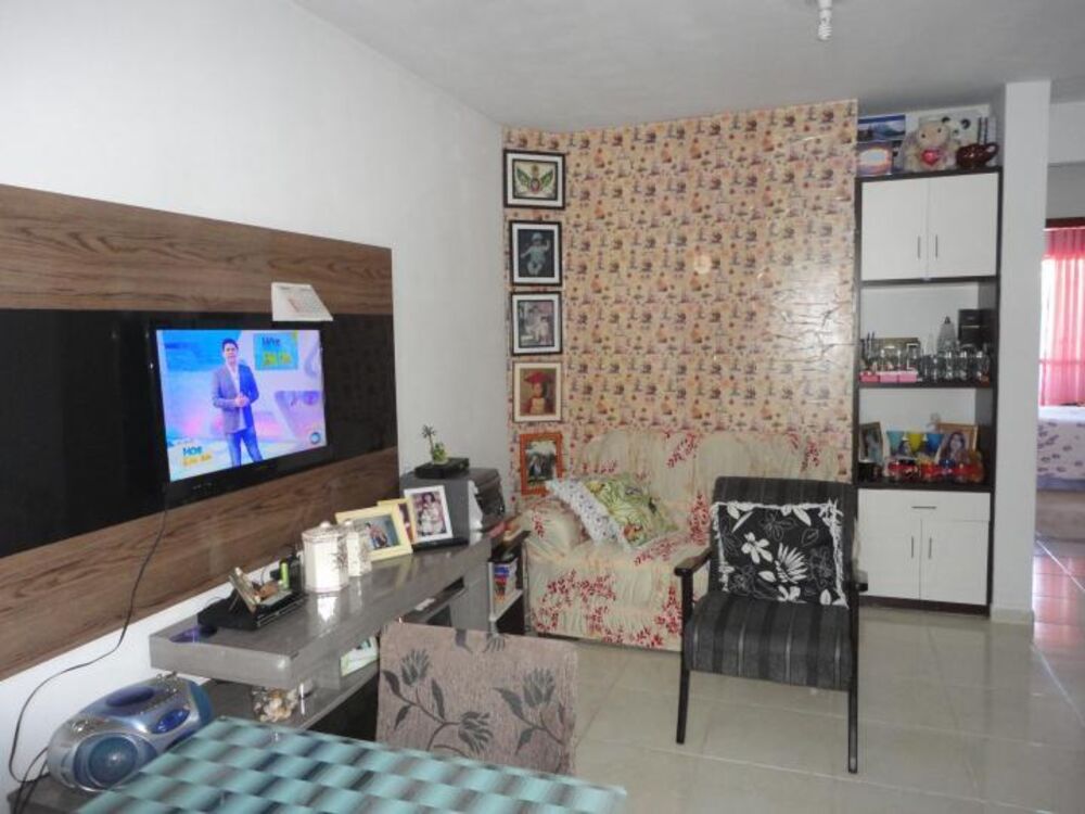 Apartamento à venda com 2 quartos, 9759m² - Foto 2