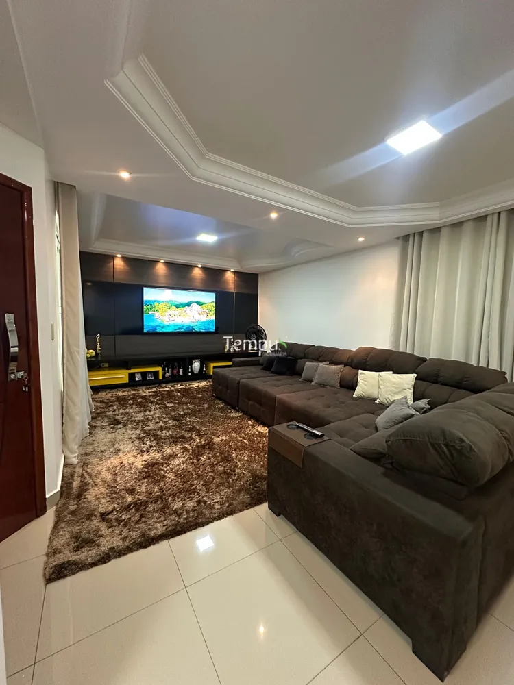 Casa, 3 quartos, 220 m² - Foto 1