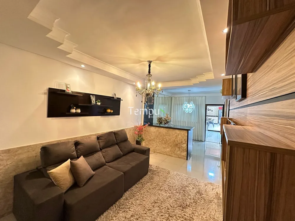 Casa, 3 quartos, 210 m² - Foto 2