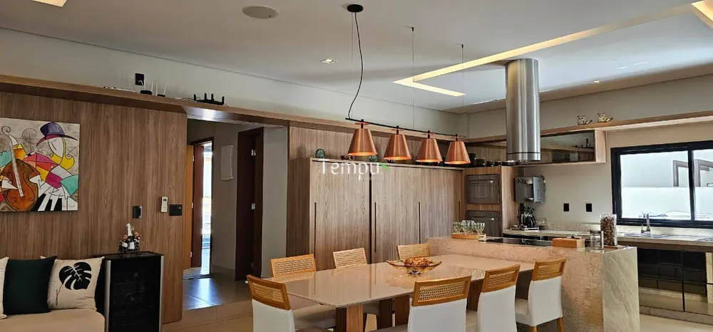Casa, 4 quartos, 305 m² - Foto 1