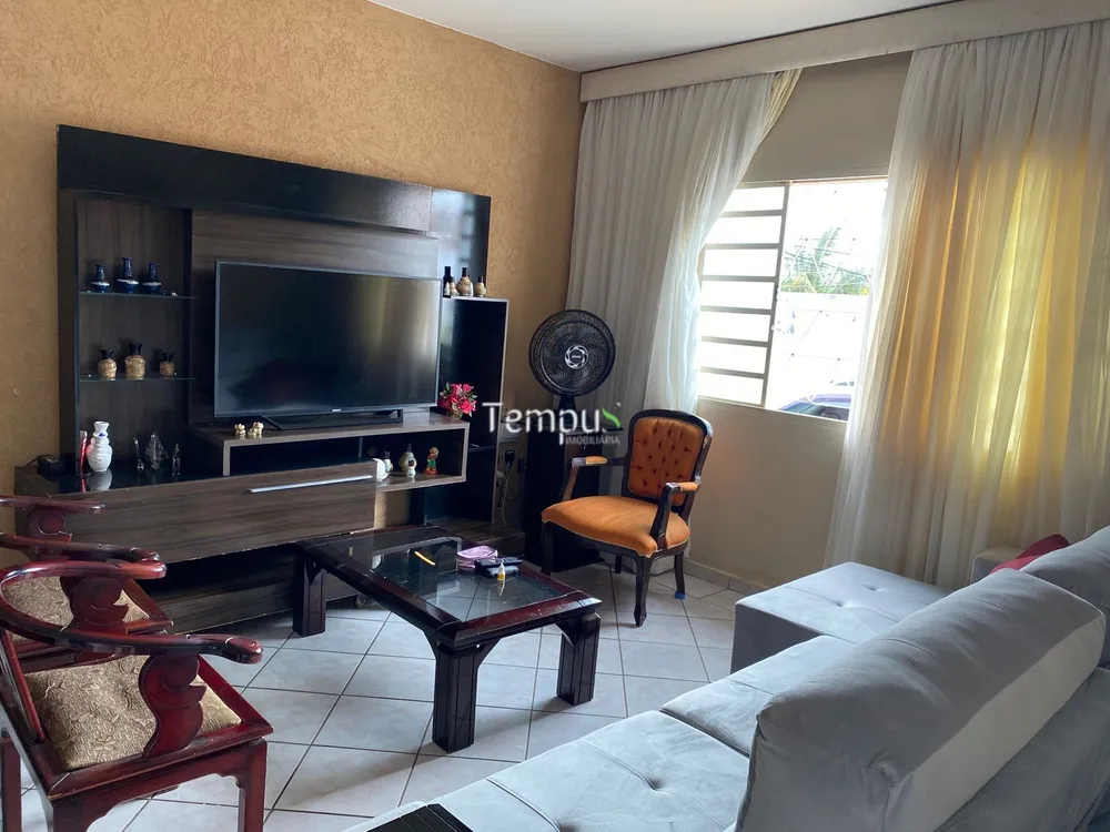 Casa, 3 quartos, 197 m² - Foto 2