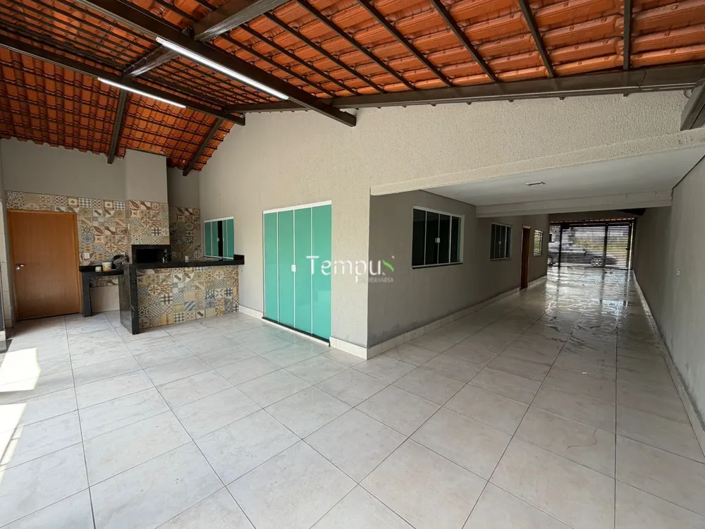 Casa, 3 quartos, 246 m² - Foto 1