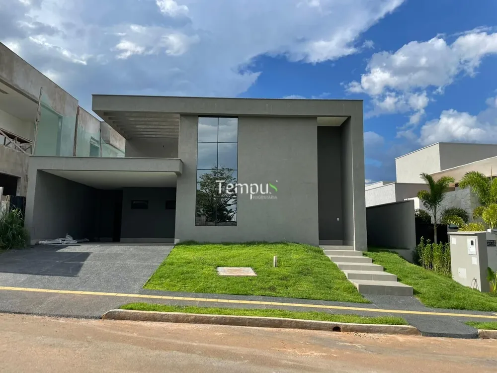 Casa, 4 quartos, 235 m² - Foto 1